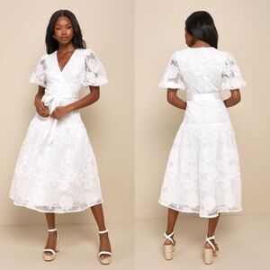 Lulus Blissful Charisma White Floral Lurex Puff Sleeve Midi Dress M Wedding